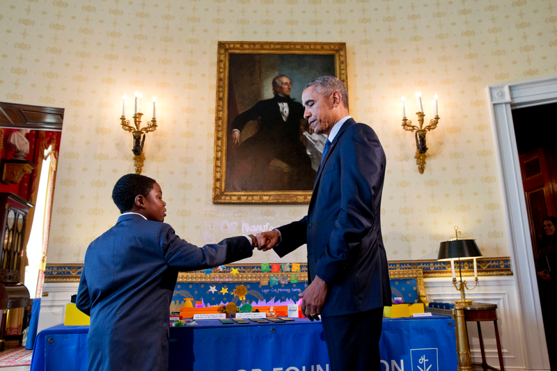 Illustration for article titled Let's Pause to Appreciate Obama's Clear and Obvious Love of the White House Science FairÂ